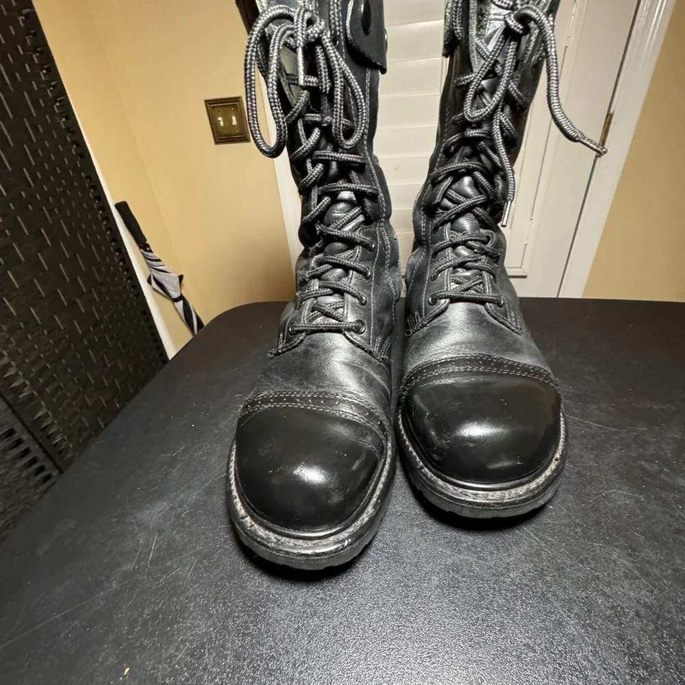 Bates size 8.5 paratrooper black boots